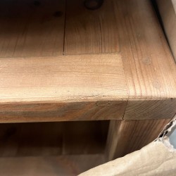 Présentoir bas en bois massif, meuble d'occasion