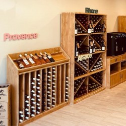 Présentoir à vin TRADIS en bois massif 10 rangées ambiance