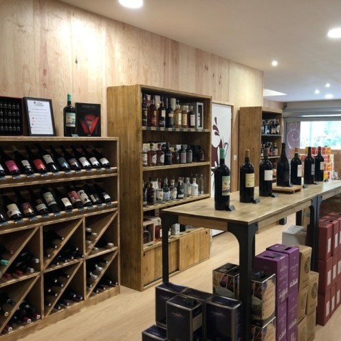 Agencement de la cave les Vins d'Adeline - Carrousel 4