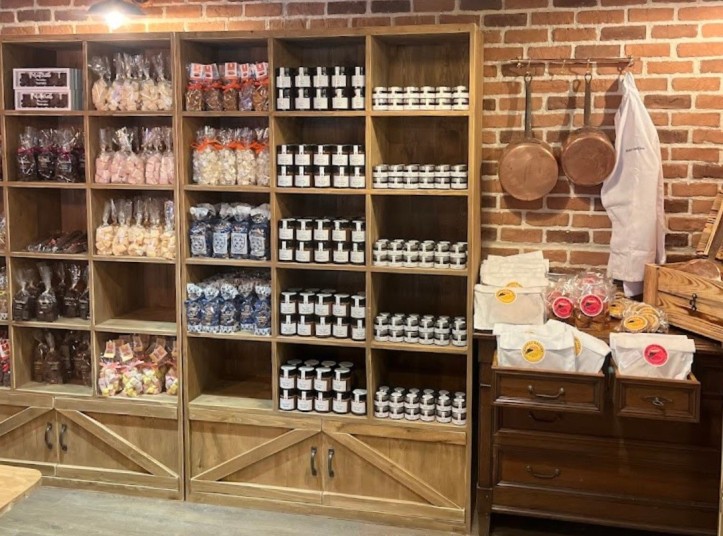 Layout of the chocolate shop Chatillon