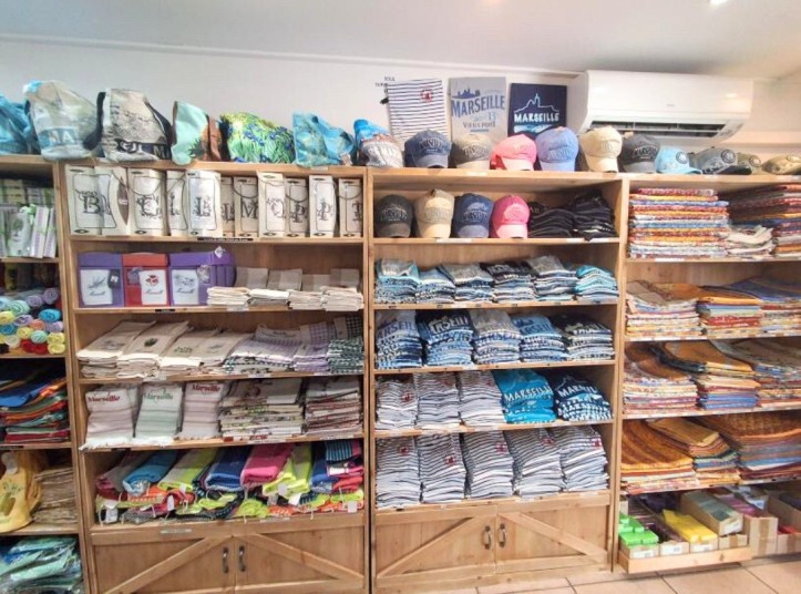 Agencement du magasin Les Baux Provençaux